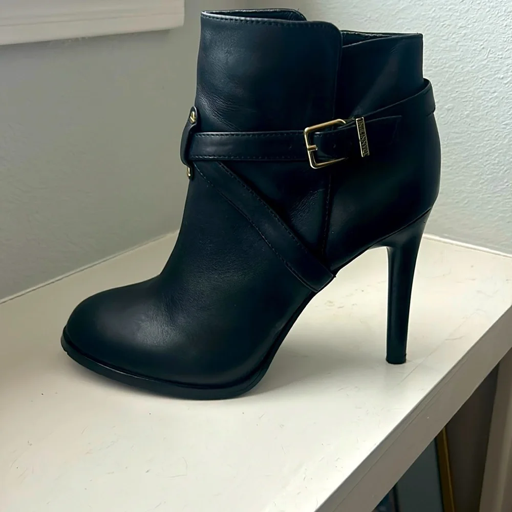Cute Gianni Bini black boots with gold detailing size 7.5 - Picture 1 of 10